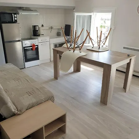 62 M2 1er Etage Avec Jardin Au Rdc Saint-Génis