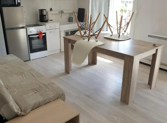 62 M2 1er Etage Avec Jardin Au Rdc Saint-Génis